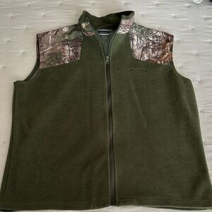 Columbia PFG Olive Fleece Vest with Camouflage Details